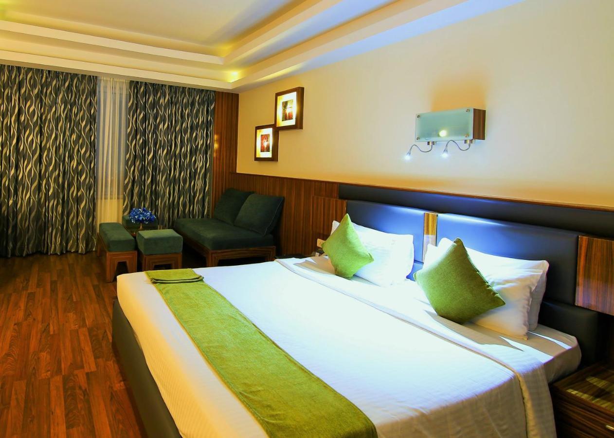 โรงแรมโกคูแลม พาร์ค Kochi ภายนอก รูปภาพ
