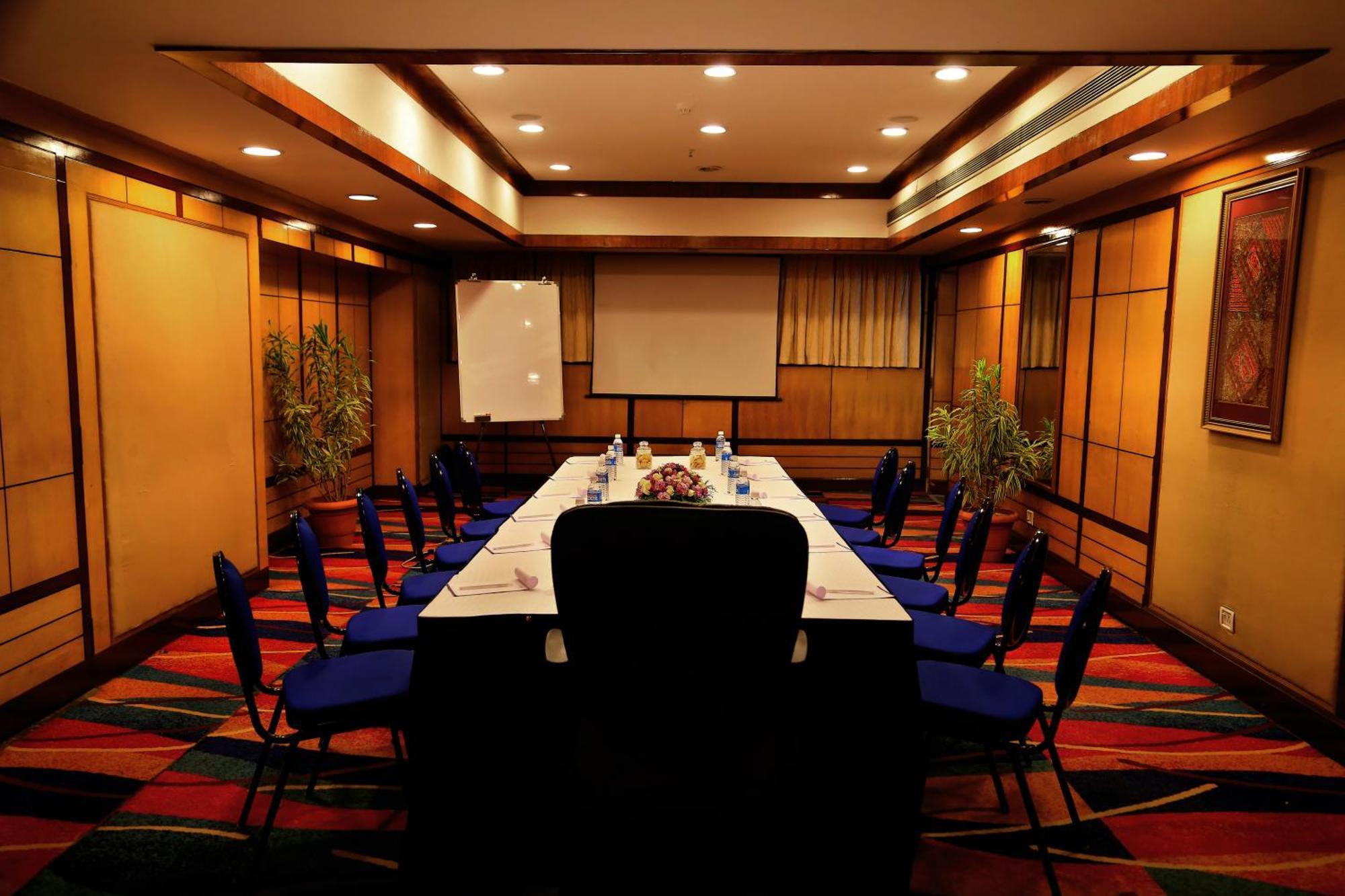 โรงแรมโกคูแลม พาร์ค Kochi ภายนอก รูปภาพ