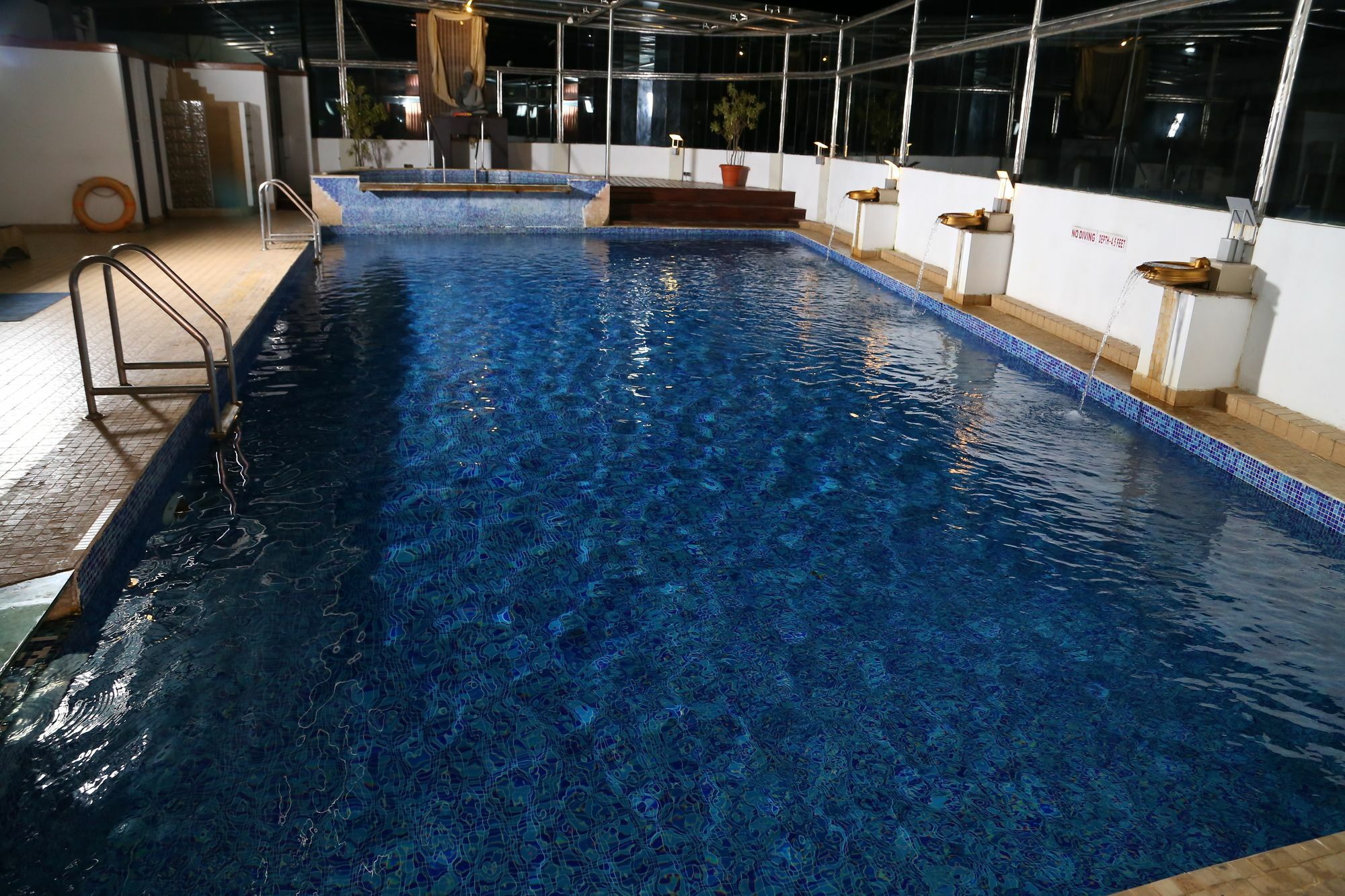 โรงแรมโกคูแลม พาร์ค Kochi ภายนอก รูปภาพ